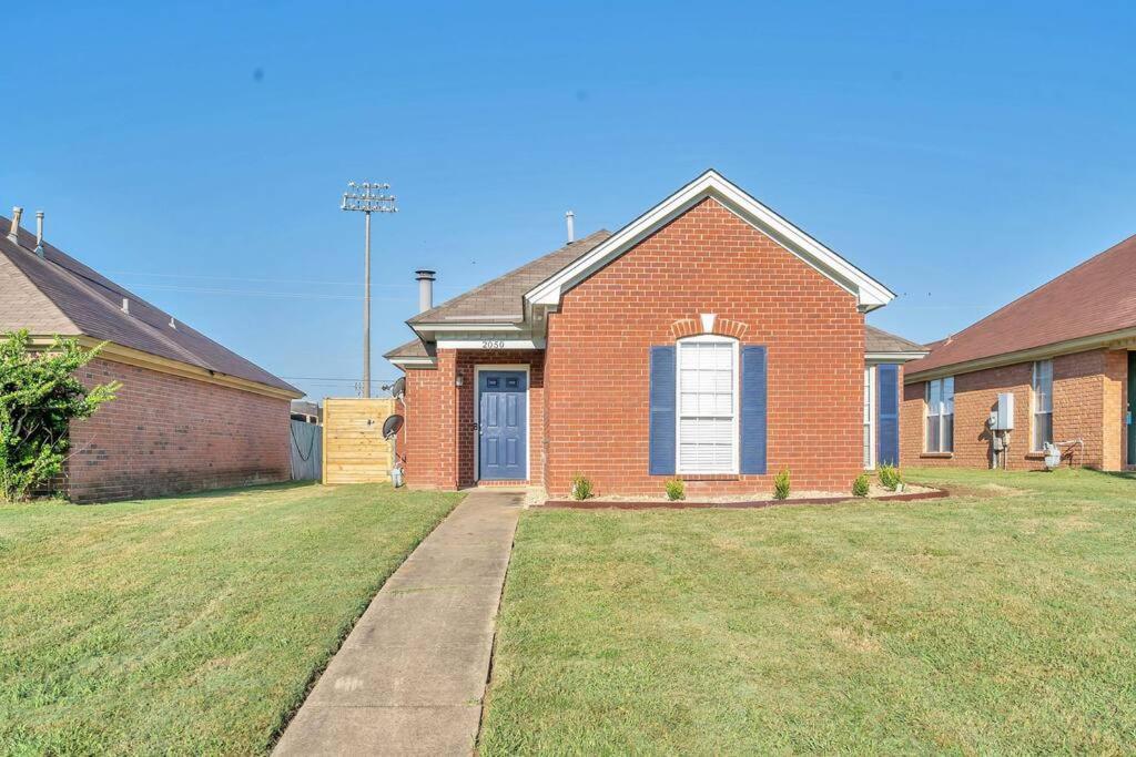 East Escape Villa Montgomery Exterior photo